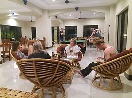 Blue Diamond Guest House - Hostel