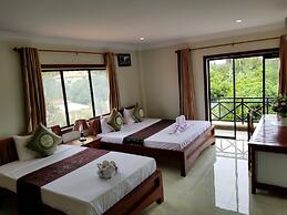 Blue Diamond Guest House - Hostel