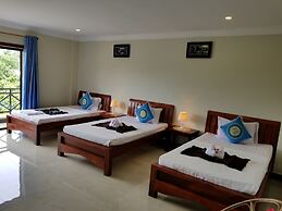 Blue Diamond Guest House - Hostel