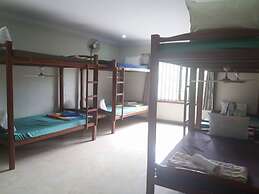 Blue Diamond Guest House - Hostel