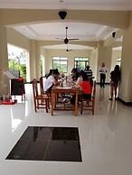 Blue Diamond Guest House - Hostel