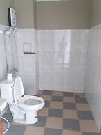 Blue Diamond Guest House - Hostel