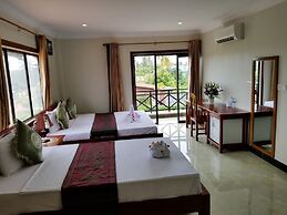 Blue Diamond Guest House - Hostel