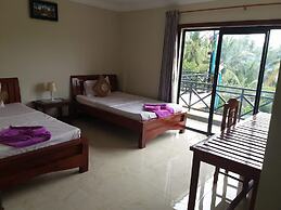 Blue Diamond Guest House - Hostel