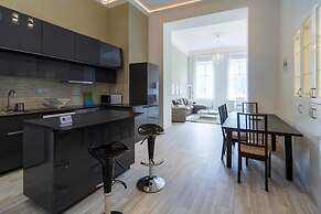 Pelicanstay at Riverside Danube