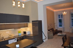 Pelicanstay at Riverside Danube