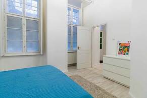 Pelicanstay at Riverside Danube