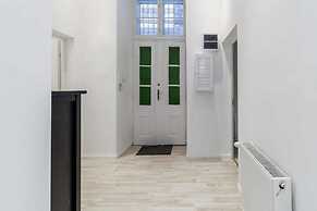 Pelicanstay at Riverside Danube