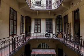 Pelicanstay at Riverside Danube