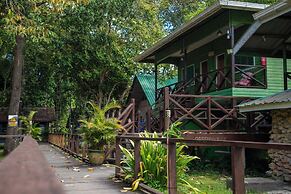 Sukau Greenview Bed & Breakfast