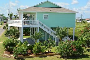 Parrot Head 3 Bedroom Home by RedAwning