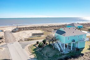 Parrot Head 3 Bedroom Home by RedAwning