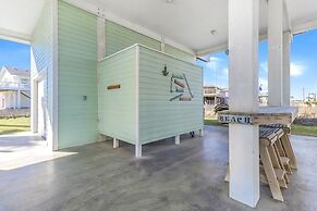 Parrot Head 3 Bedroom Home by RedAwning