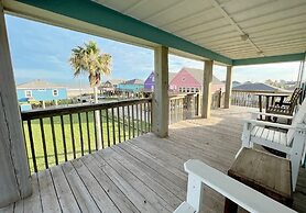 Abby Sands Castle 2 Bedroom Home by RedAwning