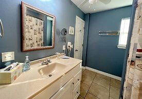 Abby Sands Castle 2 Bedroom Home by RedAwning