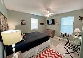 Abby Sands Castle 2 Bedroom Home by RedAwning