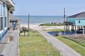 Abby Sands Castle 2 Bedroom Home by RedAwning