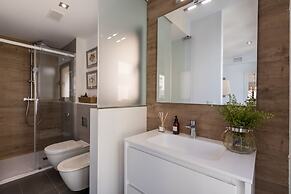 Chezmoihomes Plaza Nueva Deluxe