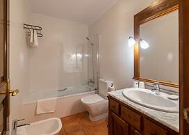 Logis Hotel Restaurante La Casa de Juansabeli