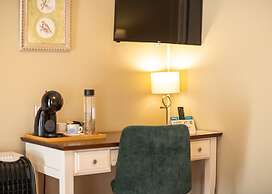 Logis Hotel Restaurante La Casa de Juansabeli