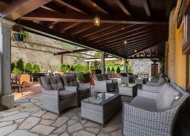 Logis Hotel Restaurante La Casa de Juansabeli