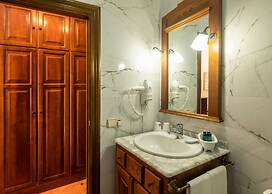 Logis Hotel Restaurante La Casa de Juansabeli