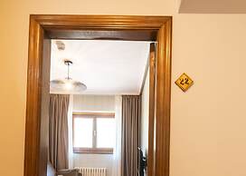 Logis Hotel Restaurante La Casa de Juansabeli