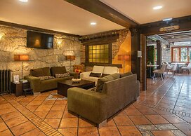 Logis Hotel Restaurante La Casa de Juansabeli