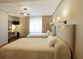 Logis Hotel Restaurante La Casa de Juansabeli