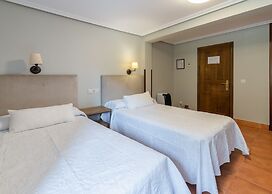 Logis Hotel Restaurante La Casa de Juansabeli