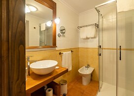 Logis Hotel Restaurante La Casa de Juansabeli