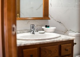 Logis Hotel Restaurante La Casa de Juansabeli