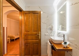 Logis Hotel Restaurante La Casa de Juansabeli