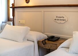 Logis Hotel Restaurante La Casa de Juansabeli