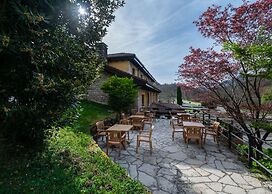 Logis Hotel Restaurante La Casa de Juansabeli