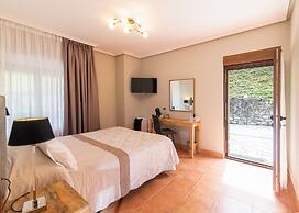 Logis Hotel Restaurante La Casa de Juansabeli