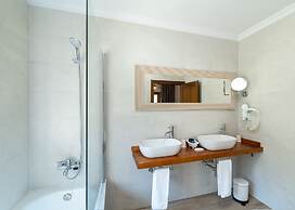 Logis Hotel Restaurante La Casa de Juansabeli