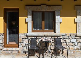 Logis Hotel Restaurante La Casa de Juansabeli