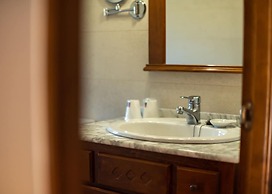 Logis Hotel Restaurante La Casa de Juansabeli