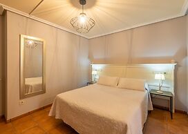 Logis Hotel Restaurante La Casa de Juansabeli