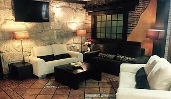 Logis Hotel Restaurante La Casa de Juansabeli