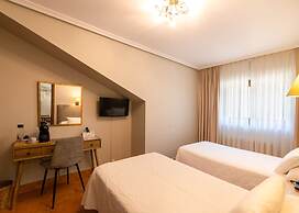 Logis Hotel Restaurante La Casa de Juansabeli