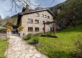 Logis Hotel Restaurante La Casa de Juansabeli