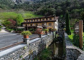 Logis Hotel Restaurante La Casa de Juansabeli