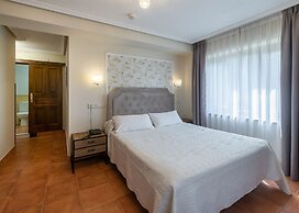 Logis Hotel Restaurante La Casa de Juansabeli