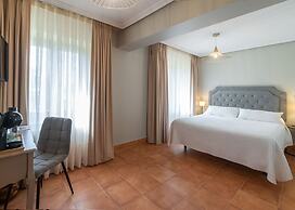 Logis Hotel Restaurante La Casa de Juansabeli