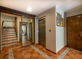 Logis Hotel Restaurante La Casa de Juansabeli