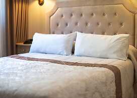 Logis Hotel Restaurante La Casa de Juansabeli