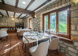 Logis Hotel Restaurante La Casa de Juansabeli