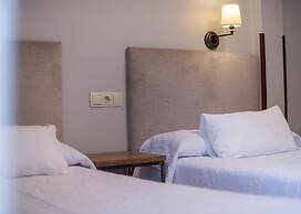 Logis Hotel Restaurante La Casa de Juansabeli